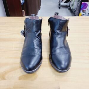 Juicy Couture Girls Black & Silver Boots (Faux Fur Pom-Poms) Size 4M  PRE-OWNED